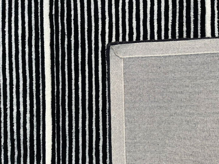 ARIA Viper Modern Rug 100% Wool Black/Ivory Hand Tufted Rug Rug