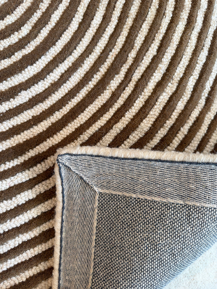 ARIA Viper Modern Rug 100% Wool Mocha Meander Hand Tufted Rug