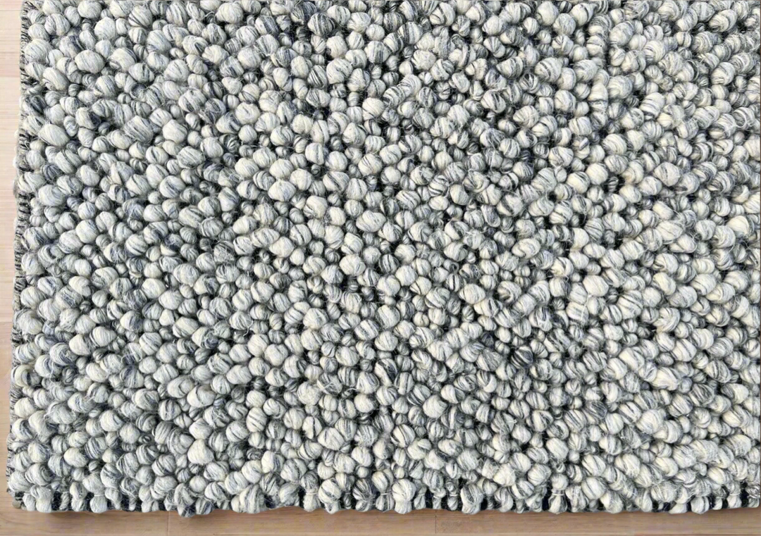 Fish Eye - Black White Pure Wool with Minimal Shedding for a Timeless Touch