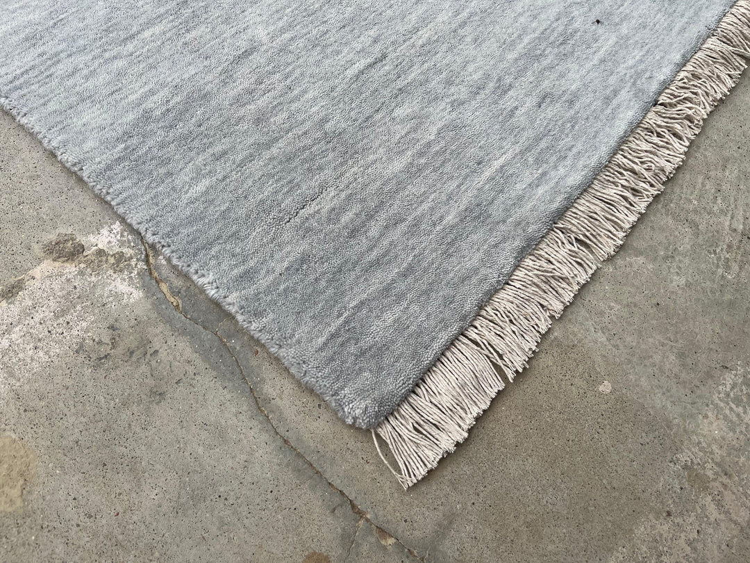 Dazzle Silver Cloud Color Handloom Knotted Rug 100% Pure Wool