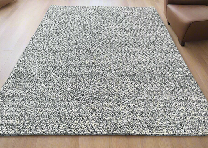 Fish Eye - Black White Pure Wool with Minimal Shedding for a Timeless Touch
