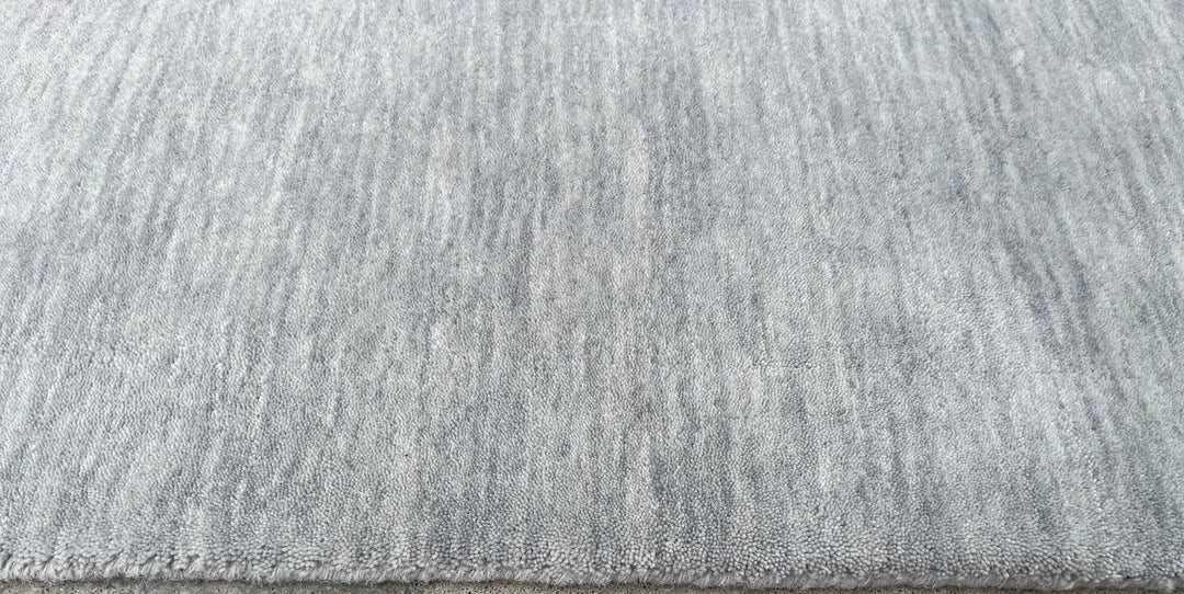 Dazzle Silver Cloud Color Handloom Knotted Rug 100% Pure Wool