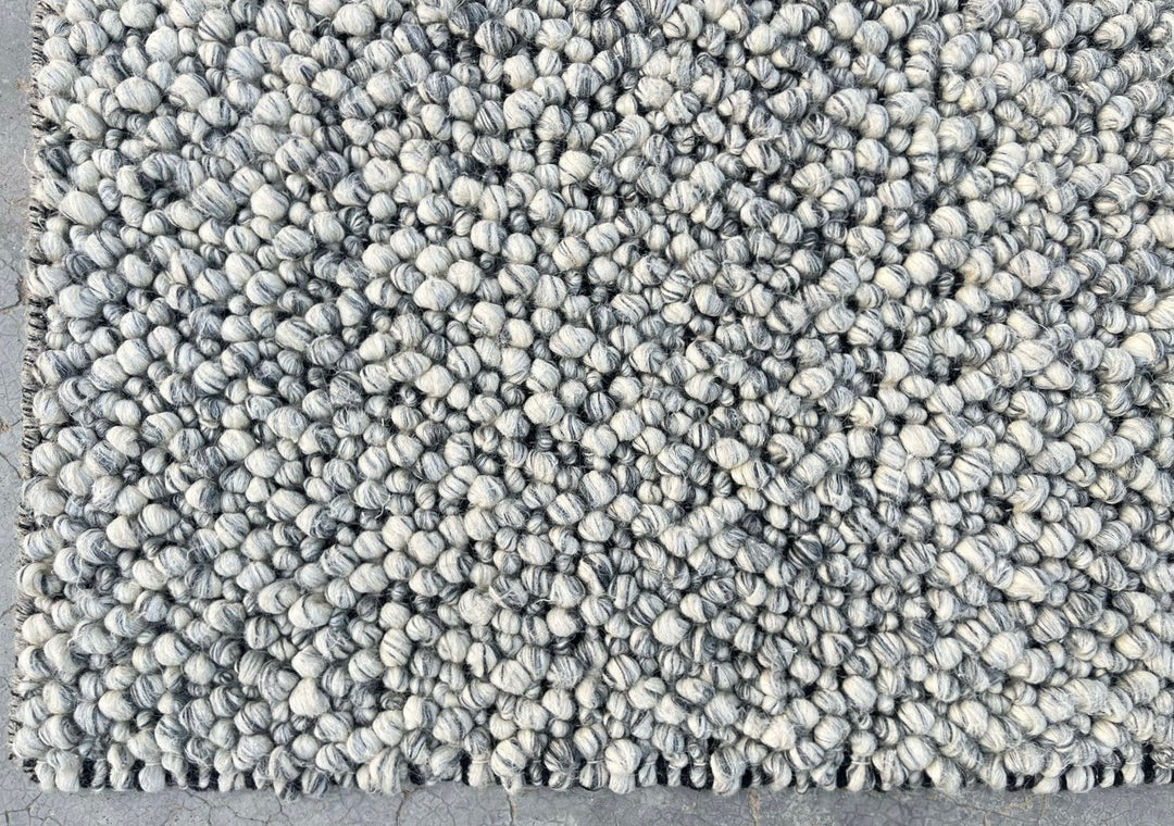 Fish Eye - Black White Pure Wool with Minimal Shedding for a Timeless Touch