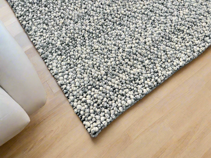 Fish Eye - Black White Pure Wool with Minimal Shedding for a Timeless Touch
