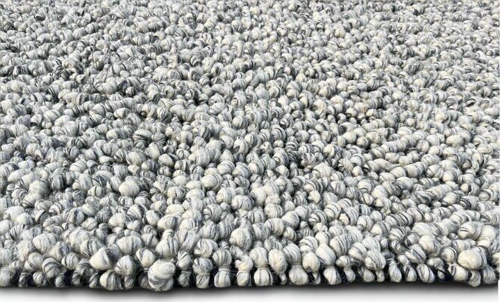 Fish Eye - Black White Pure Wool with Minimal Shedding for a Timeless Touch