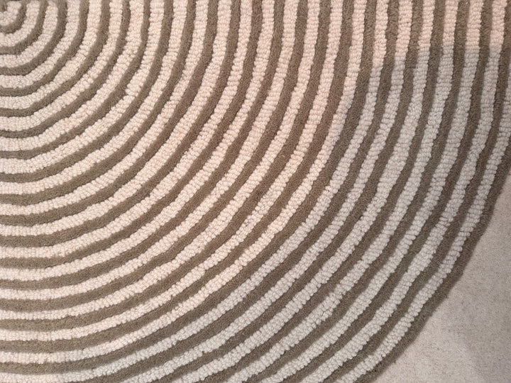 ARIA Viper Modern Rug 100% Wool Olive and Ivory Hand Tufted Rug