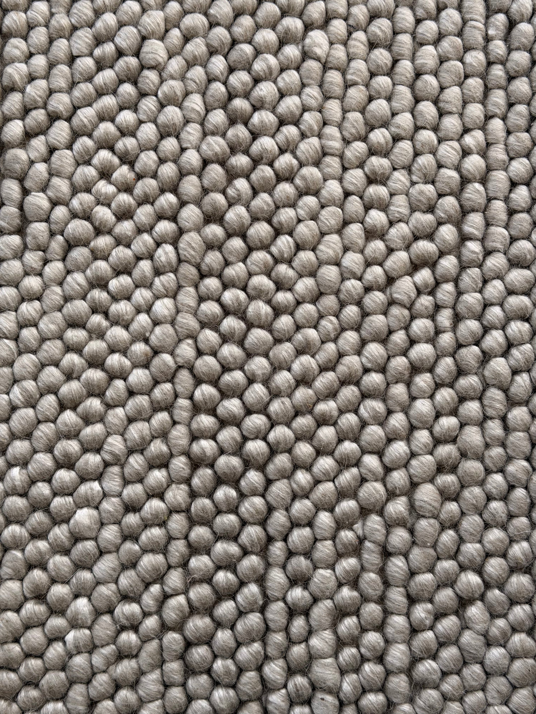 Pebbles Silver and Ivory Color Hand-Woven Wool Rug